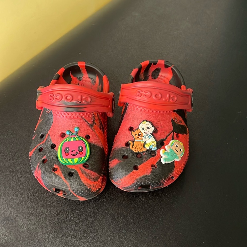 Baby crocs